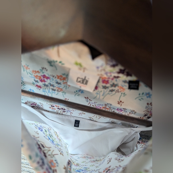 Cabi Essential Blouse - Picture 4 of 5